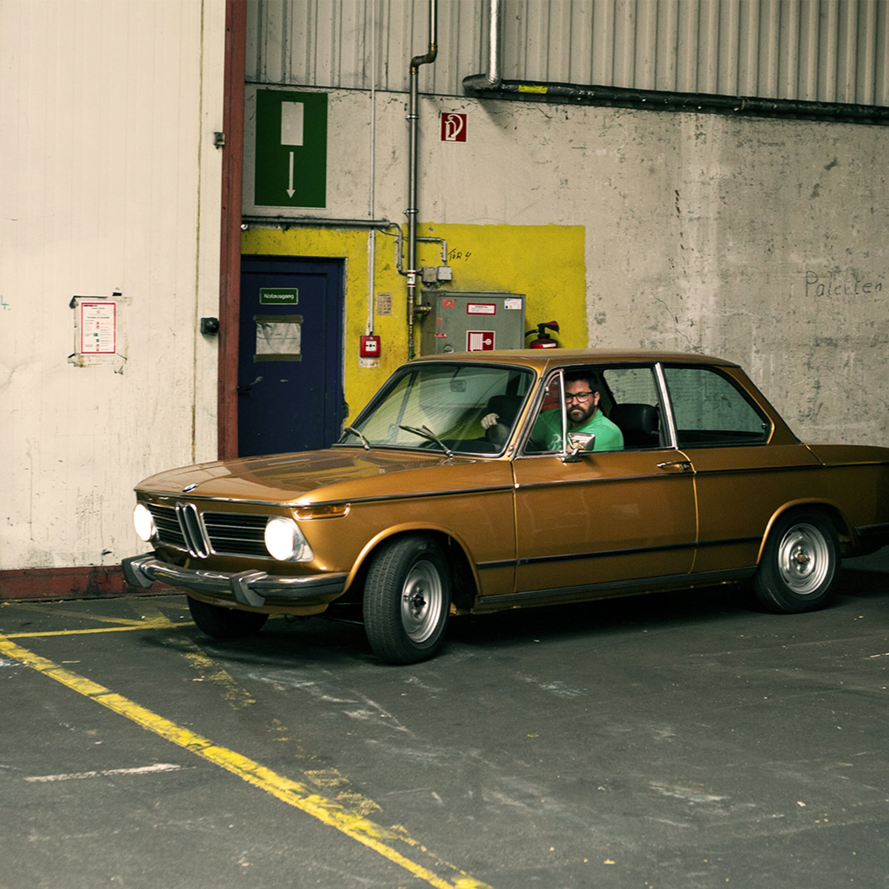 BMW 2002: A golden treasure from the Orient