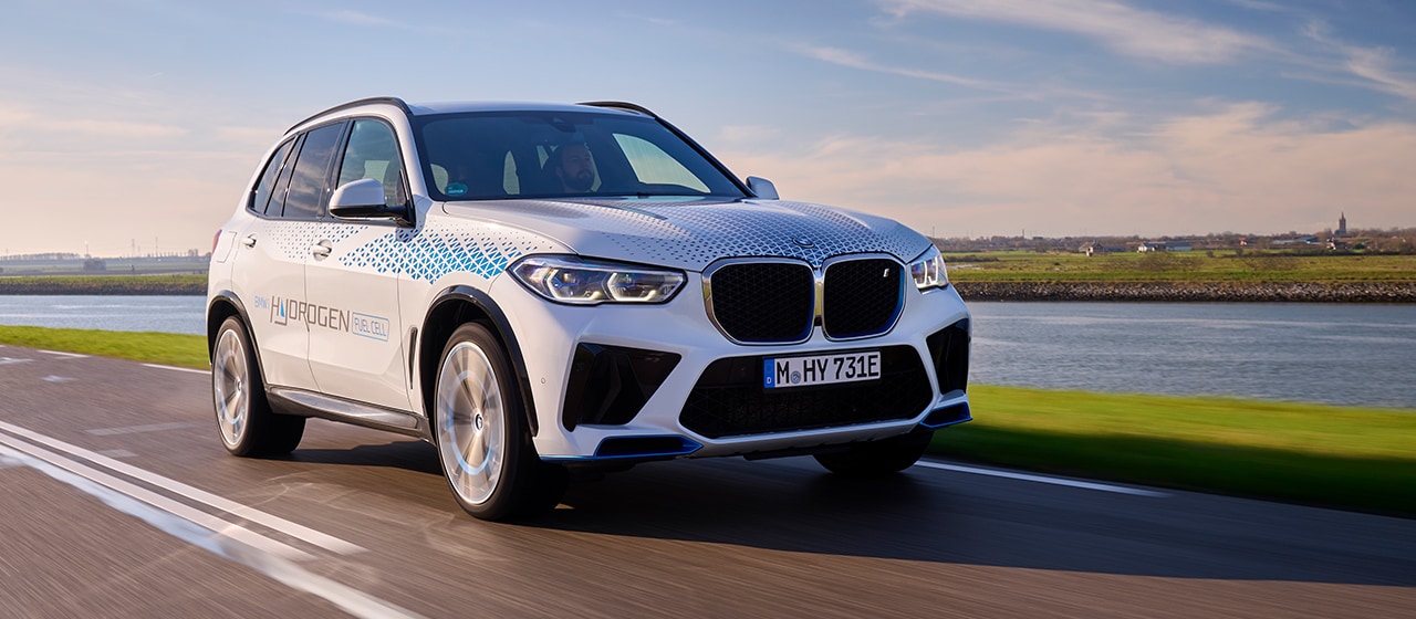 THE BMW iX5 Hydrogen