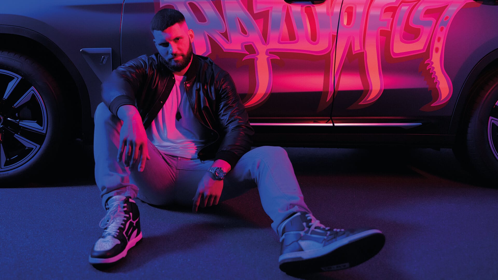 Two Munich Characters in Hollywood