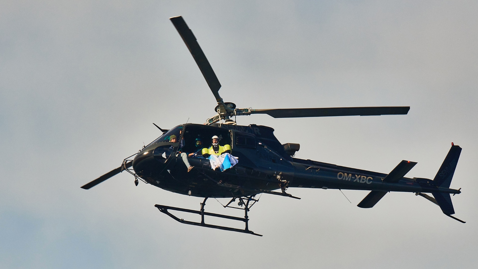 Electrified Wingsuit Wingsuit Peter Salzmann Wingsuit Pilot fly suit Wingsuit flying Electric Wingsuit Drei Brüder the Alps