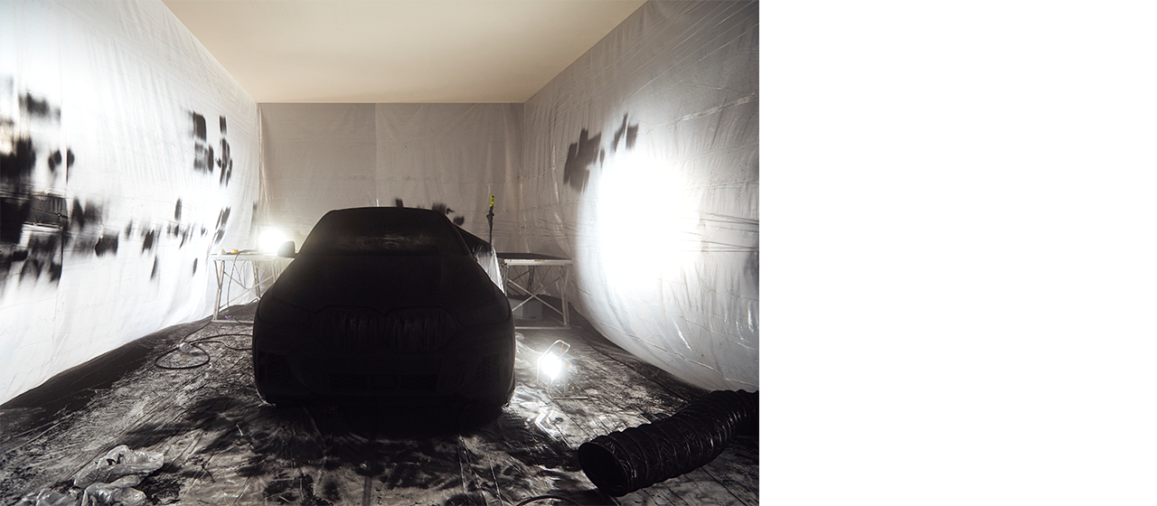 BMW X6 light absorbing material